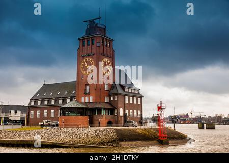 Navigator tour à Finkenwerder sur les rives de l'Elbe à Hambourg Banque D'Images