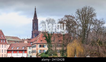 Strasbourg, France - 28 décembre 2017 - détail architectural d'une maison traditionnelle dans le quartier historique de la ville par une journée d'hiver Banque D'Images