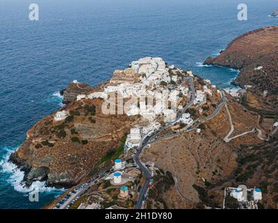 Vue aérienne sur Kastro, île grecque de Sifnos, été Banque D'Images