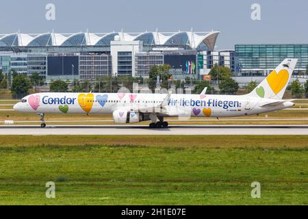 Munich, Allemagne – 20 juillet 2019 : avion Condor Boeing 757-300 à l'aéroport de Munich (MUC) en Allemagne. Boeing est un constructeur américain d'avions qui est en tête Banque D'Images