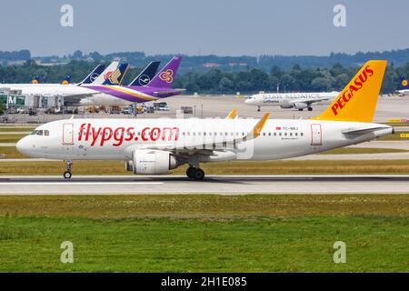 Munich, Allemagne – 20 juillet 2019 : avion Airbus A320néo de Pegasus Airlines à l'aéroport de Munich (MUC) en Allemagne. Airbus est un appareil européen Banque D'Images