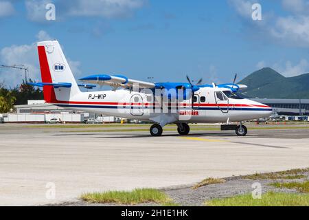 Sint Maarten, Antilles néerlandaises – 15 septembre 2016 : WinAir DHC-6-300 avion à l'aéroport Sint Maarten (SXM) aux Antilles néerlandaises. Banque D'Images