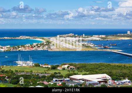 Sint Maarten, Antilles néerlandaises – 18 septembre 2016 : vue d'ensemble de l'aéroport Sint Maarten (SXM) aux Antilles néerlandaises. Banque D'Images