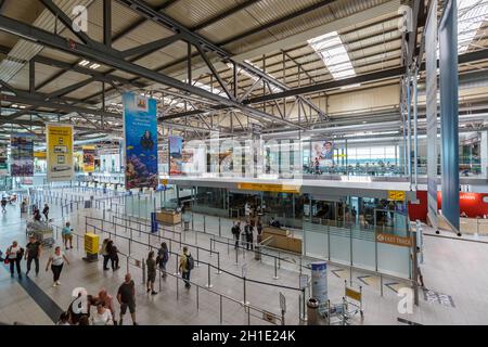 Weeze, Allemagne - le 23 juin 2019 : Terminal de l'aéroport de Weeze Niederrhein (RRN) en Allemagne. Banque D'Images