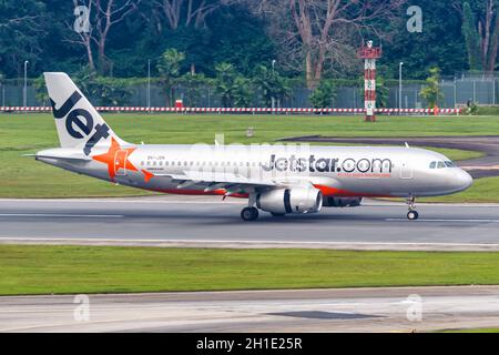 Changi, Singapour – 29 janvier 2018 : avion Jetstar Asia Airways Airbus A 320 à l'aéroport Changi (SIN) de Singapour. Airbus est un avion européen ma Banque D'Images