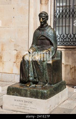 DUBROVNIK, CROATIE - Avril 2018 : Monument de la Renaissance Croate, dramaturge et auteur de prose Marin Drzic Banque D'Images