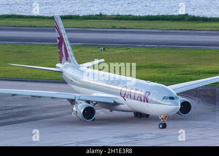 Mahe, Seychelles – 9 février 2020: Qatar Airways Airbus A330 à l'aéroport de Mahe (SEZ) aux Seychelles. Airbus est une entreprise européenne d'avions Banque D'Images