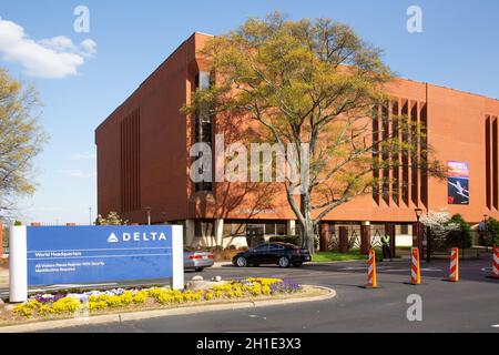 Atlanta, Géorgie – 2 avril 2019 : siège de Delta Air Lines à l'aéroport d'Atlanta (ATL) en Géorgie. Banque D'Images