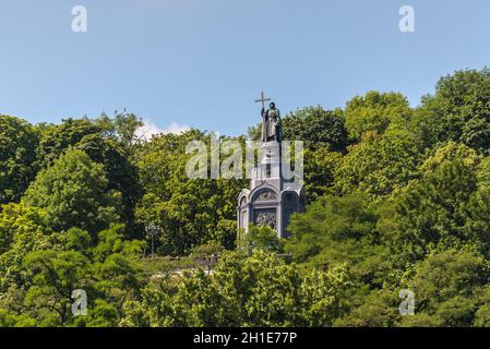 Kiev, Ukraine - le 13 juillet 2019 : vue sur le monument de Saint Vladimir, le Baptiste de Kyivska Rus, construit en 1853, Vladimir (Jean-Baptiste). Banque D'Images