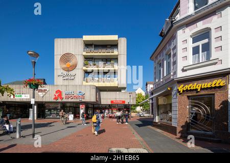 Allemagne, Hilden, Bergisches Land, Niederbergisches Land, Niederberg,Rhénanie-du-Nord-Westphalie, NRW, centre commercial piétonnier Mittelstrasse, rue commerçante,Centre commercial Rathaus Center Banque D'Images