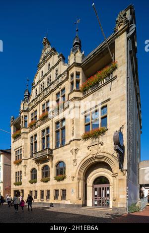 Allemagne, Hilden, Bergisches Land, Niederbergisches Land, Niederberg,Rhénanie-du-Nord-Westphalie, NRW, ancien hôtel de ville, aujourd'hui Buergerhaus,Façade en grès néo-gothique Banque D'Images