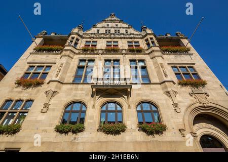 Allemagne, Hilden, Bergisches Land, Niederbergisches Land, Niederberg,Rhénanie-du-Nord-Westphalie, NRW, ancien hôtel de ville, aujourd'hui Buergerhaus,Façade en grès néo-gothique Banque D'Images