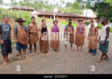 Buerarema , bahia / brésil - 17 juin 2012: Les Indiens Tupinamba sont vus pendant l'occupation d'une ferme dans la municipalité de Buerarema. *** Légende locale Banque D'Images