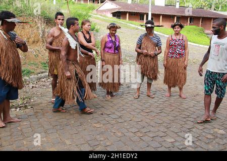 Buerarema , bahia / brésil - 17 juin 2012: Les Indiens Tupinamba sont vus pendant l'occupation d'une ferme dans la municipalité de Buerarema. *** Légende locale Banque D'Images