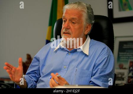 salvador, bahia / brésil - 27 décembre 2013 : Jaques Wagner, gouverneur de Bahia, est vu au siège du gouverneur de la Cente administrative Banque D'Images