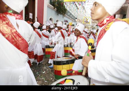 salvador, bahia / brésil - 13 février 2015: Des membres de la bande Olodum sont vus lors d'une présentation du siège de l'entité dans le Pelourinho Banque D'Images