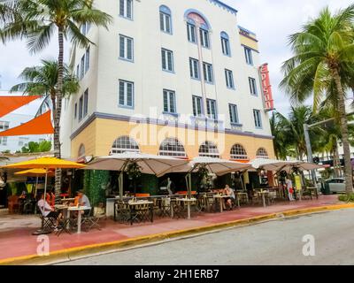 Miami, États-Unis d'Amérique - 30 novembre 2019 : Edison Hotel at Ocean Drive à Miami Beach, Floride.L'architecture art déco de South Beach en est une Banque D'Images