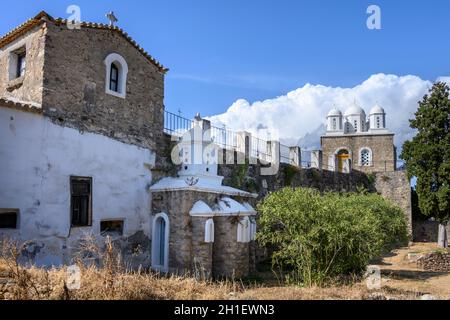 Murs et chapelles entourant le monastère de Timios Prodromos et la résidence d'Agios Ioannis dans le domaine du château de Koroni, Koroni, Messinia, Péloponne Banque D'Images