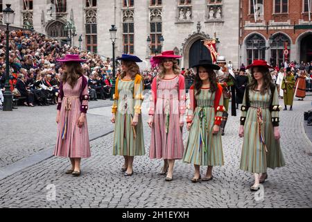 BRUGES, BELGIQUE - 17 MAI : procession annuelle du Saint-sang le jour de l'Ascension.Les habitants de la région effectuent une reconstitution historique et des dramatizations de Biblica Banque D'Images