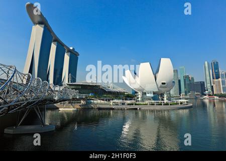 SINGAPOUR - 8 MAI : le complexe Marina Bay Sands et le Musée ArtScience le 8 mai 2011 à Singapour.Marina Bay Sands est un complexe intégré et facturé Banque D'Images