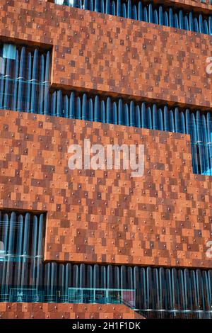 ANVERS, BELGIQUE - 26 MAI 2018 : Musée aan de Stroom MAS est un musée situé le long de l'Escaut conçu par Neutelings Riedijk Architects an exa Banque D'Images