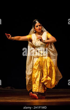 CHENNAI, INDE - 31 AOÛT : représentation de Bharata Natyam (Bharatanatyam - danse indienne classique) le 31 août 2009 à Chennai, Tamil Nadu, Inde.Exposition Banque D'Images