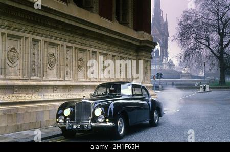 1951 Bentley Continental en voiture à l'Albert Hall Kensington Londres Banque D'Images