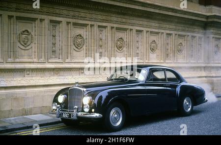 1951 Bentley Continental en voiture à l'Albert Hall Kensington Londres Banque D'Images