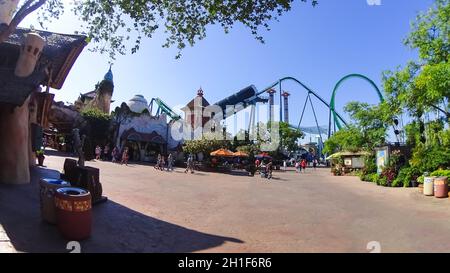 Orlando, Floride, États-Unis - 10 mai 2018 : les gens vont à Adventure Island of Universal Studios Orlando.Universal Studios Orlando est un parc à thème Banque D'Images