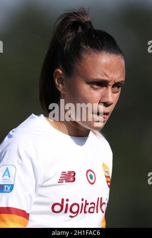 Sesto San Giovanni, Milan, Italie.16 octobre 2021.Annamaria Serturini d'AS Roma regarde pendant le match de Serie A Femminile au Stadio Ernesto Breda, San Giovanni.Crédit photo à lire: Jonathan Moscrop/Sportimage crédit: Sportimage/Alay Live News Banque D'Images