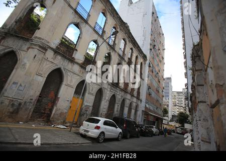 salvador, bahia / brésil - 25 avril 2017: Vue sur les ruines de l'immobilier dans le quartier du Commerce dans la ville de Salvador. Le lieu fait partie du SIH Banque D'Images