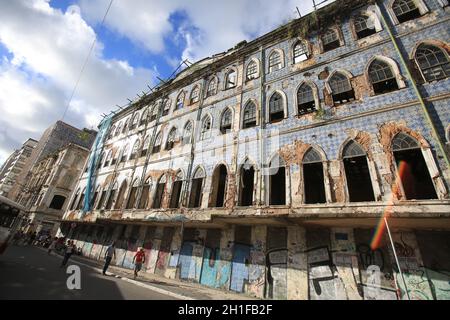 salvador, bahia / brésil - 25 avril 2017: Vue sur les ruines de l'immobilier dans le quartier du Commerce dans la ville de Salvador. Le lieu fait partie du SIH Banque D'Images