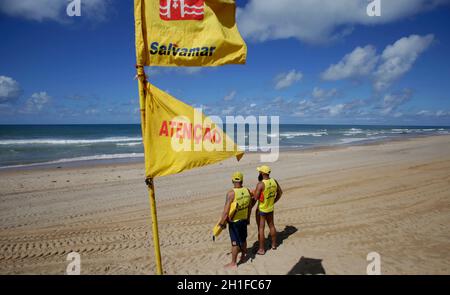 salvador, bahia / brésil - 26 juin 2019: Les sauveteurs sont vus à la plage de Patamares à Salvador. *** Légende locale *** Banque D'Images