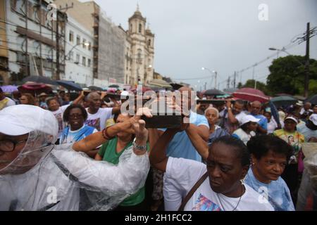 salvador, bahia / brésil - 24 mars 2019: Les catholiques effectuent la promenade de Penintential pendant le Carême dans la ville de Salvador. *** Légende locale *** Banque D'Images