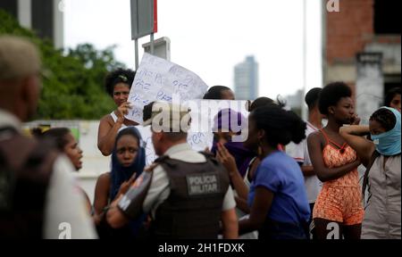 salvador, bahia / brésil - 1 août 2017 : manifestation de personnes dans le district de la Fédération de Salvador à la suite de la mort de la jeunesse pendant une police militaire Banque D'Images