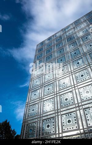 FRANCE.PARIS (5ÈME ARRONDISSEMENT).INSTITUT DU MONDE ARABE (IMA).ARCHITECTURE-STUDIO ; JEAN NOUVEL Banque D'Images