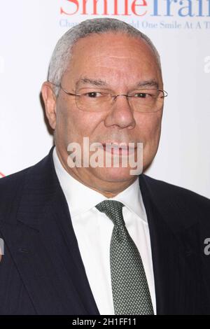 Colin Powell participe à la célébration du 10 anniversaire du train Smile au Frederick P. Rose Hall-Jazz au Lincoln Center de New York le 17 mars 2009.Crédit photo : Henry McGee/MediaPunch Banque D'Images