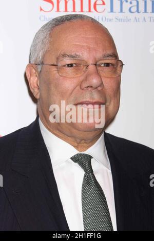 Colin Powell participe à la célébration du 10 anniversaire du train Smile au Frederick P. Rose Hall-Jazz au Lincoln Center de New York le 17 mars 2009.Crédit photo : Henry McGee/MediaPunch Banque D'Images