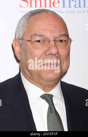 Colin Powell participe à la célébration du 10 anniversaire du train Smile au Frederick P. Rose Hall-Jazz au Lincoln Center de New York le 17 mars 2009.Crédit photo : Henry McGee/MediaPunch Banque D'Images