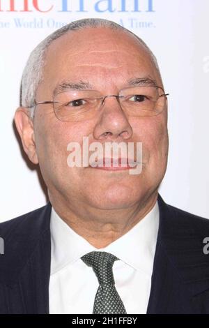 Colin Powell participe à la célébration du 10 anniversaire du train Smile au Frederick P. Rose Hall-Jazz au Lincoln Center de New York le 17 mars 2009.Crédit photo : Henry McGee/MediaPunch Banque D'Images