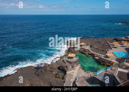 La Palma, Espagne - 31 mai 2018 : Charco azul, une piscine d'eau de mer naturelle à La Palma, îles canaries, espagne. Banque D'Images