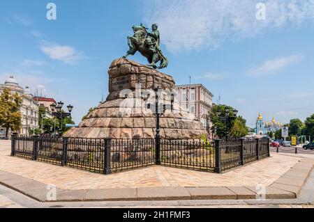 Kiev, Ukraine - le 18 juin 2011 : Le Monument de Bohdan Khmelnytsky à Kiev dédiée à l'hetman Bohdan Khmelnytsky hôte d'Zaporizhian construit en 1888, U Banque D'Images