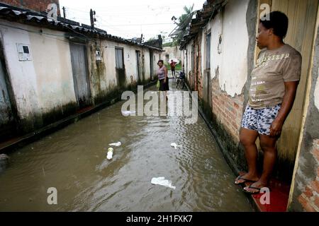 Itabuna, bahia / brésil - 25 octobre 2011: Les eaux de la rivière Cachoeira envahit la résidence dans la ville d'Itabuna. *** Légende locale *** . Banque D'Images