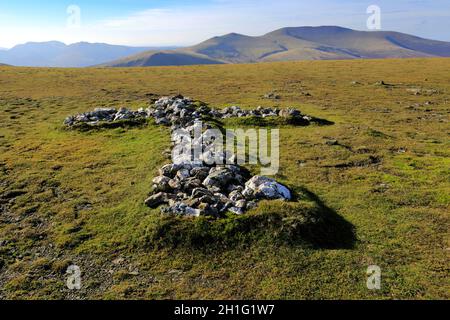 Le mémorial de la Croix-Blanche sur Blencathra Fell, Cumbria, Lake District National Park, Angleterre, Royaume-Uni Banque D'Images