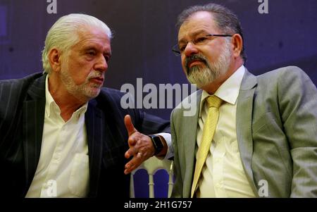 salvador, bahia / brésil - 18 juillet 2016: Jaques Wagner, ex-gouverneur et Marcelo Nilo, député, sont vus pendant l'événement dans la ville de Salvador. *** Banque D'Images