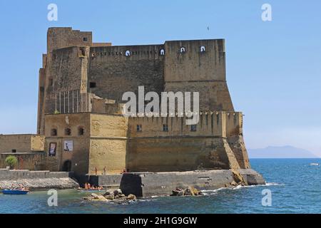 Naples, Italie - 22 juin 2014 : site de la fortification Castel dell Ovo à Naples, Italie. Banque D'Images