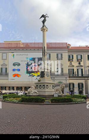Naples, Italie - 25 juin 2014 : colonne du monument aux martyrs napolitains sur la Piazza dei Martiri à Naples, Italie. Banque D'Images