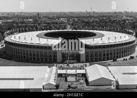 Berlin, Allemagne - le 28 mai 2017 : Vue aérienne de l'Olympia Stadium, construit pour l'été de 1936 Jeux Olympiques. Prises du haut de la tour dans les Jeux Olympiques Banque D'Images