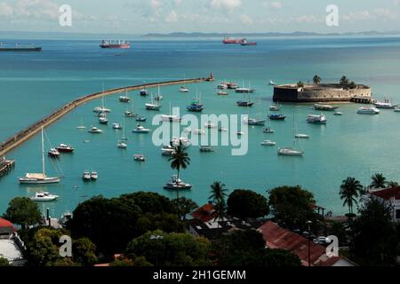 salvador, bahia / brésil - 28 mars 2014: Vue aérienne de forte de Sao Marcelo à Baia de Todos os Santos dans la ville de Salvador. Banque D'Images