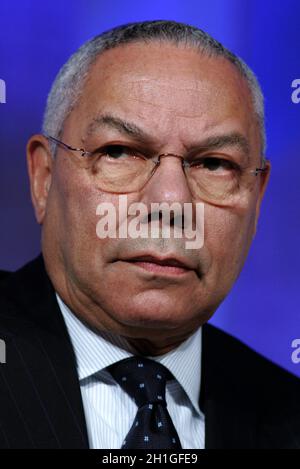COLIN POWELL (5 avril 1937 - 18 octobre 2021) était un politicien américain, un diplomate et un général quatre étoiles qui a servi comme 65e secrétaire d'État des États-Unis de 2001 à 2005,En tant que 16e conseiller à la sécurité nationale des États-Unis de 1987 à 1989 et 12e président des chefs d'état-major interarmées de 1989 à 1993.PHOTO DU DOSSIER : 22 septembre 2006, New York, New York, États-Unis : COLIN POWELL au troisième jour de la réunion annuelle 2006 de l'Initiative mondiale Clinton, tenue à l'hôtel Sheraton de New York.(Image de crédit : © Nancy Kaszerman/ZUMA Press Wire Service) Banque D'Images